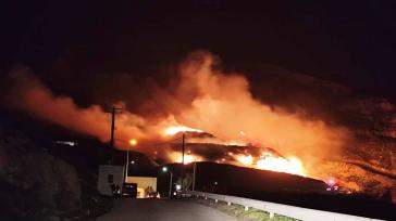 Σύρος: Φωτιά σε εξέλιξη στην περιοχή Κοράκι