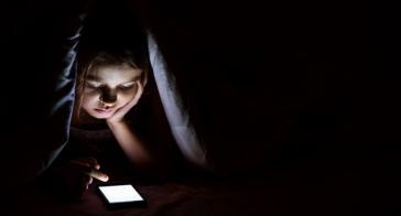 Οι έφηβοι εκτίθενται σε «φρικτό» περιεχόμενο στο διαδίκτυο