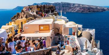 Δυναμικό ξεκίνημα για τον τουρισμό - Αύξηση αφίξεων και εισπράξεων