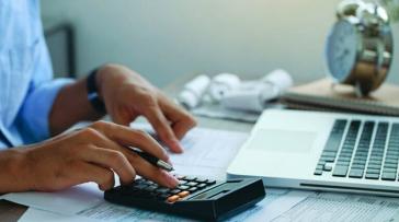 Εφορία: Πάνω από 110 δισ. ευρώ τα ληξιπρόθεσμα χρέη - Μόνο οι μικροί πληρώνουν