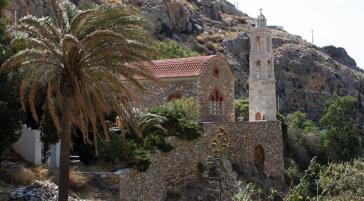 Ανάδειξη του μονοπατιού της Πηγής του Αγίου Αθανασίου στην Άνω Σύρο