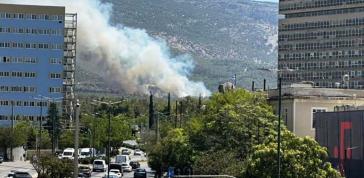 Φωτιά τώρα στους πρόποδες του Υμηττού στην Πολυτεχνειούπολη κοντά στην Κατεχάκη