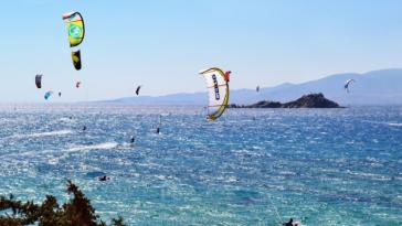 Η Νάξος στην κορυφή των ελληνικών προορισμών για kitesurf