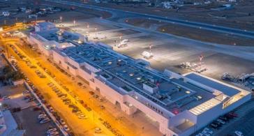 Οι αεροπορικές αφίξεις της βασικής τουριστικής περιόδου στις Κυκλάδες