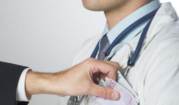 Μάστιγα το φακελάκι στο ΕΣΥ