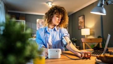 Η κακή συνήθεια που ανεβάζει την πίεση - Ακόμα και σε μικρότερες δόσεις