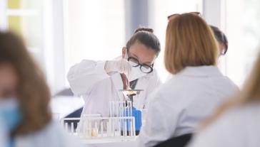 Καινοτόμα εκπαιδευτικά προγράμματα στη Σύρο