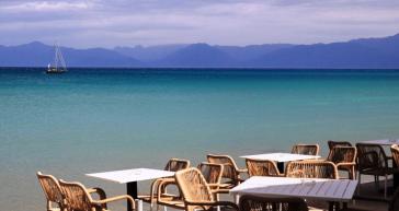 Σε ελεύθερη πτώση ο τζίρος στην εστίαση - Ραγίζουν τα «πήλινα πόδια» της οικονομίας των καφέ;