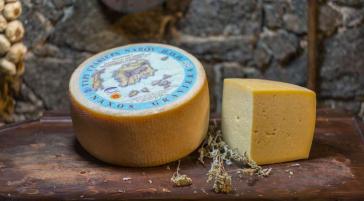 Η γραβιέρα Νάξου βραβεύτηκε ως το καλύτερο τυρί στον κόσμο