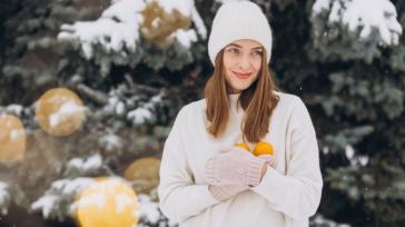 Το χειμωνιάτικο φρούτο που ρίχνει την χοληστερόλη και προστατεύει από τη γρίπη