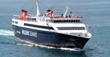 Βλάβη στο πλοίο «Άρτεμις» κατά την αναχώρησή του από Λαύριο για Κυκλάδες