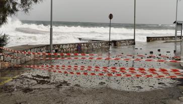 ΔΛΤ Σύρου: Προειδοποίηση για τη διέλευση οδηγών σε Αζόλιμνο, παραλία Ερμούπολης, Φοίνικα και Κίνι