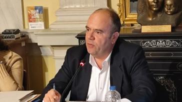 Ζητά να παραδώσει την έδρα του και να παραιτηθεί από πρόεδρος του Λιμενικού Ταμείου