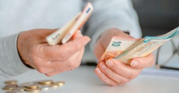 Δώρο Πάσχα: Πότε καταβάλλεται και πώς να το υπολογίσετε