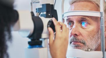 Όραση: Μπορεί μια εξέταση ματιών να «δείξει» πρώιμα σημάδια άνοιας;