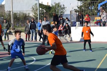 Με ενδιαφέρον συνεχίζονται τα πρωταθλήματα μπάσκετ 