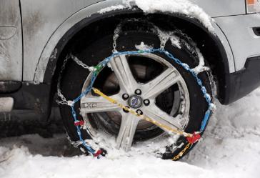 Χρήση αντιολισθητικών αλυσίδων στη Νάξο