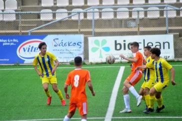 Χόρευαν μέσα στη βροχή οι παίδες του κ. Γατσέλου 