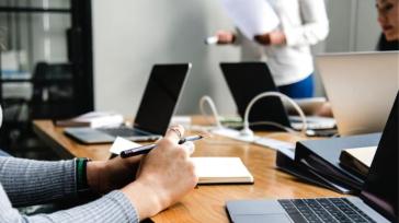 Τηλεργασία αύριο στο δημόσιο και ισχυρή σύσταση για ιδιωτικό τομέα