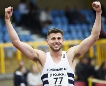 Ο Βρετανός Harry Kendall στο Portarathlon