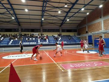 “Πέρασαν” από τη Νάξο οι έφηβοι της Α.Ε. Σαντορίνης 