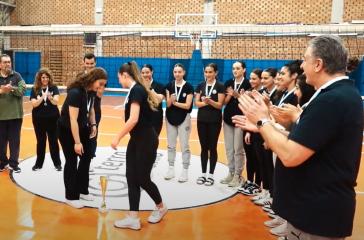 Σήκωσαν το πρωτάθλημα οι γυναίκες του Απόλλων Νάξου 