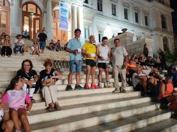 Είδαν τρέχοντας τις ομορφιές της Σύρου 