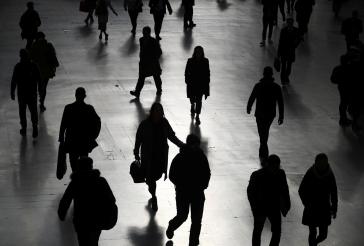 Μειώθηκε στο 7,4% η ανεργία τον Αύγουστο, νέο χαμηλό από το 2012