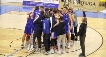 Παρέμεινε στον βυθό της βαθμολογίας 