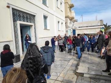 Στήριξη από τη Δημοτική Αρχή ζητούν οι εργαζόμενοι στα προγράμματα κοινωφελούς εργασίας Σύρου