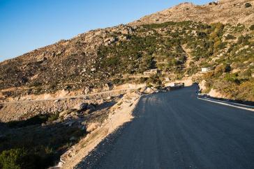 “Συντήρηση οδικού δικτύου ν. Πάρου – Αντιπάρου”