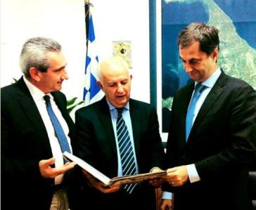 Από κοινού χάραξη στρατηγικής για την Σαντορίνη