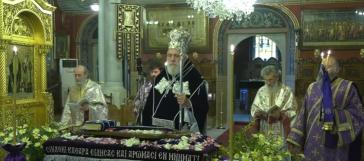 Άδειοι ναοί, αισθητή η ανάσταση