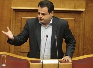 Η κυβέρνηση δεν έχει κανένα σχέδιο για την επανέναρξη των σχολείων στα νησιά