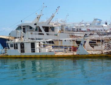 Εκποίηση των ναυαγίων στο λιμάνι αποφάσισε η Λιμενική Επιτροπή