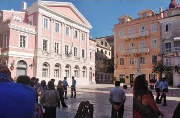 Φυλασσόμενη από την αστυνομία η είσοδος στον Ναό του Αγίου Σπυρίδωνα