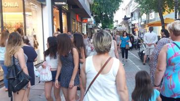 Τριγμοί στο λιανεμπόριο της Θεσσαλίας από την πανδημία 