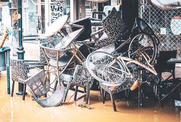 Η λάσπη έδωσε το τελειωτικό χτύπημα στα καταστήματα εστίασης και αναψυχής