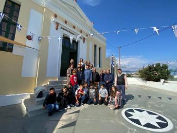 Δημιουργικά εργαστήρια στα Δημοτικά Σχολεία της Σαντορίνης