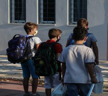 Άνοιγμα των σχολείων με test και φόβο διασποράς
