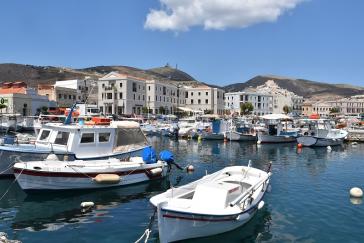 Παρατείνεται η απαλλαγή αγροτών και των αλιέων παράκτιας αλιείας από το τέλος επιτηδεύματος 