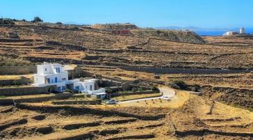 To BBC παρουσιάζει την αυθεντική Τήνο