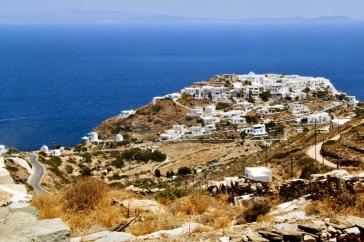 Συνεργασία Δήμου Σίφνου και Εφορείας Αρχαιοτήτων Κυκλάδων με φόντο το Κάστρο