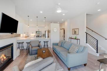 Πιέζουν για περιορισμούς και ίση φορολογική αντιμετώπιση οι ξενοδόχοι