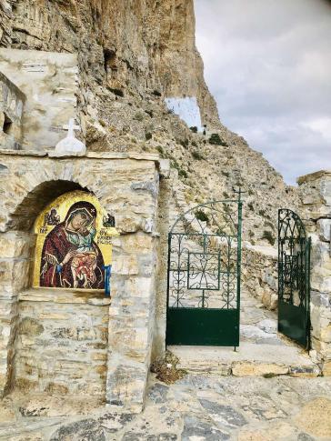 Η Αμοργός γιόρτασε την προστάτιδα της Παναγία Χοζοβιώτισσα