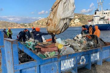 Το «Typhoon Project» καθάρισε τις ακτές της Ίου 