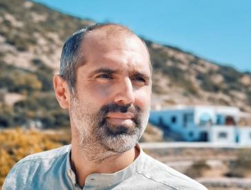 Λαϊκή Συσπείρωση Σύρου - Ερμούπολης: Η πολιτική της παρακμής και η παρακμή της πολιτικής