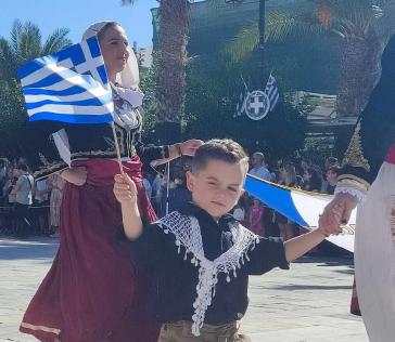 Υπερήφανα και δυνατά ακούστηκε το "ΟΧΙ" στη Σύρο (ΦΩΤΟ+ΒΙΝΤΕΟ)