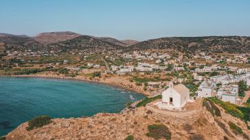 Οι καλύτερες παραλίες της Σύρου σύμφωνα με το travel.gr