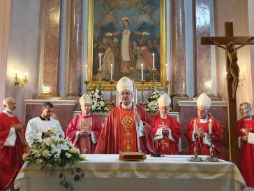 Επέτειος με ευχές για πολλές ακόμη δεκαετίες